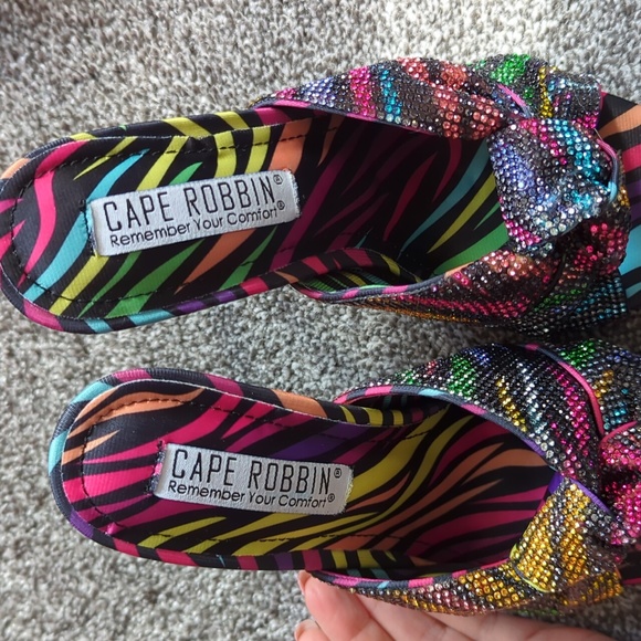 Cape Robbin Darian Knotted Slip On Size 6 Multi color rhinestone NEW - Picture 6 of 8